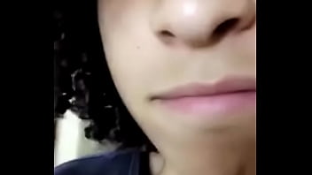 Novinho fudendo com a garrafa de catuaba