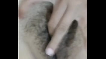 La creyente sale a dar la palabra y se regresa a masturbarse