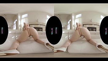 Adorable blonde gets off while using her vibrator in virtual reality