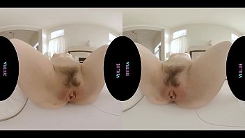 Adorable blonde gets off while using her vibrator in virtual reality