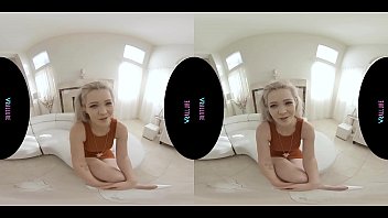 Adorable blonde gets off while using her vibrator in virtual reality Adorable blonde gets off while using her vibrator in virtual reality