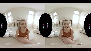 Adorable blonde gets off while using her vibrator in virtual reality