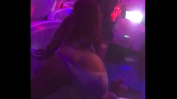 She twerking at the club