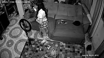 Câmera de segurança fraga casal transando ao vivo