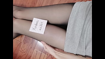 你想用这长腿夹住你的腰吗