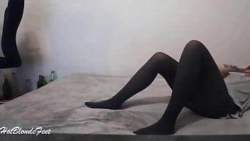 Super sexy legs in nylons