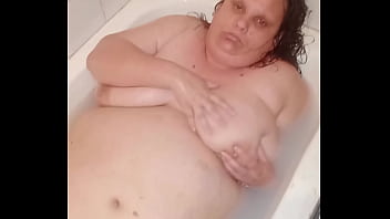 Naked pussy play in bathtub