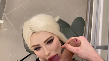 Hard fucked stranger in the mouth in the elevator public sex with a housemate