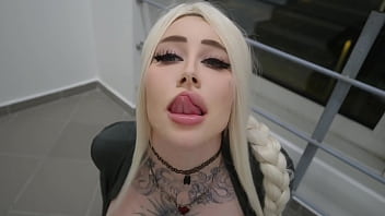 Hard fucked stranger in the mouth in the elevator public sex with a housemate