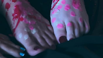 Love how hot wax feels on my feet