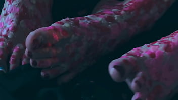 Love how hot wax feels on my feet