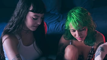 Love how hot wax feels on my feet