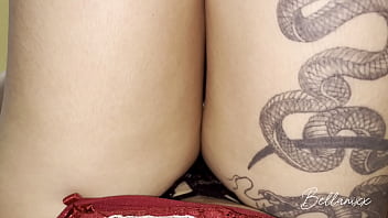 Linda garota é pega fazendo oque não devia e teve que pagar por isso orgasm in doggystyle