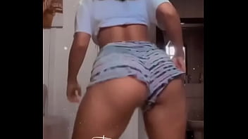 Teen ass solo twerking more on
