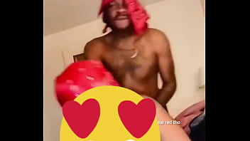 All the crip bitches love me they look better in red tho