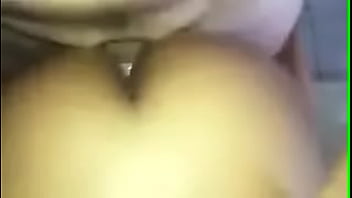 Gostosa dando pro namorado safado