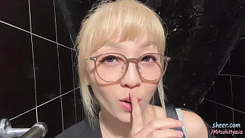 High heeled asian girl gets naughty in restaurant bathroom trailer