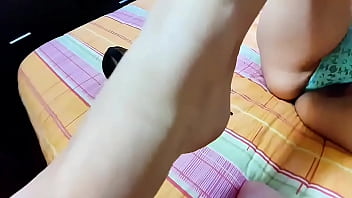 Te hago una paja con mis pies mira el video