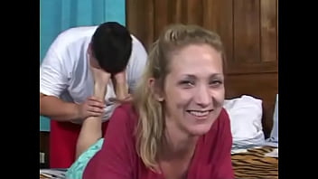 Alex morgan is 5'10" with size 9 5 feet i've been very fortunate to have so many ex g f's with nice #feeti also love it