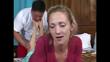 Alex morgan is 5'10" with size 9 5 feet i've been very fortunate to have so many ex g f's with nice #feeti also love it