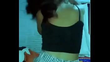 Maryi baila como perra en casa