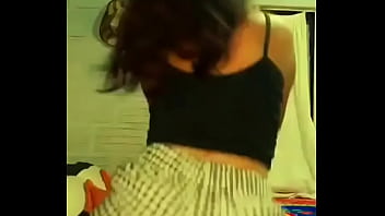 Maryi baila como perra en casa