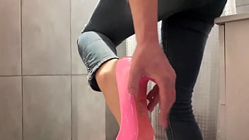 Desperate pee in my jeans and pink high heels