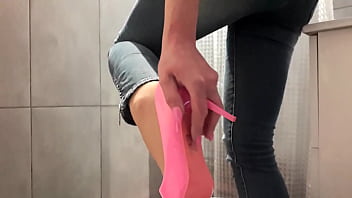 Desperate pee in my jeans and pink high heels