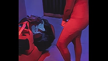 Buscando que poner de fondo en la tele antes de cachar rico flash