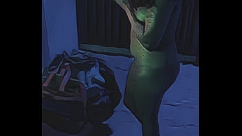 Buscando que poner de fondo en la tele antes de cachar rico flash