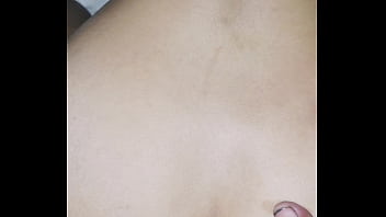 Quedo en la casa de mi amiga y su madre por la noche