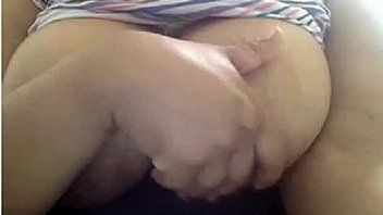 Latin flashing her bigtits