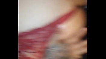 No puedo ir ni al baño este hombre quiere sexo todo el día