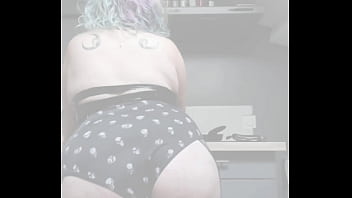 Je fais bientôt ma première scène drag je t'ai capturé quelques clichés