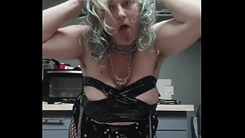 Je fais bientôt ma première scène drag je t'ai capturé quelques clichés