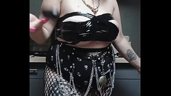 Je fais bientôt ma première scène drag je t'ai capturé quelques clichés