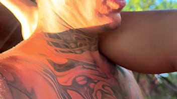 Comendo uma ruivinha carioca no pelo na piscina