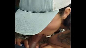 Me da una mamada en el monte