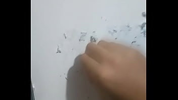 Após Acabar As Aulas Moreno Safado Arranca Papel Do Guarda Roupa E Joga Aguinha thumbnail