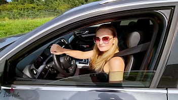 Wichsen während der fahrt perverser anhalter spritzt dreist im auto ab