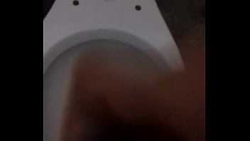 Chico Se Masturba En El Trabajo Para Sacar Leche thumbnail