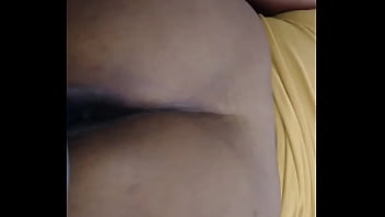 Thick model twerking at wirk