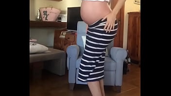 Embarazada bailando