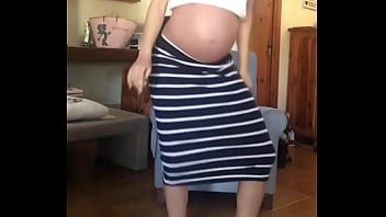 Embarazada bailando
