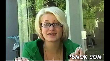 Busty floozy can't live without balloons