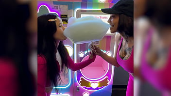 Insta models yhivi & ravyn alexa turn shoot into threesome