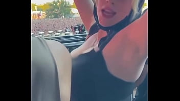 Billie tits