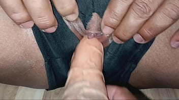 My new neighbor asks me to give her a massage as an excuse to fuck her hard and cum in her