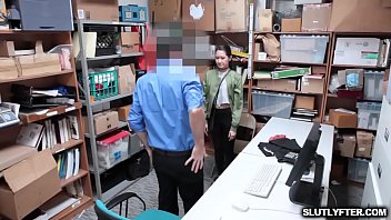 Cutie hot babe jade noir sucking a meaty cock