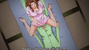 Una madre muy protectora le da calor a su hijo